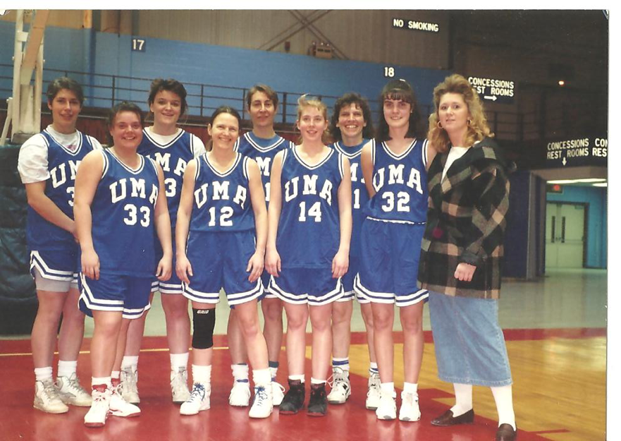 1993-94 Women's Basketball Team.